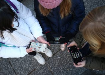 Uvodi se zabrana društvenih mreža mlađima od 15 godina: Evo kada zakon stupa na snagu
