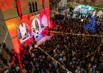 VEČER BEZVREMENSKIH HITOVA NA PJACI: Splićani uz Magazin satima pjevali kao jedno!