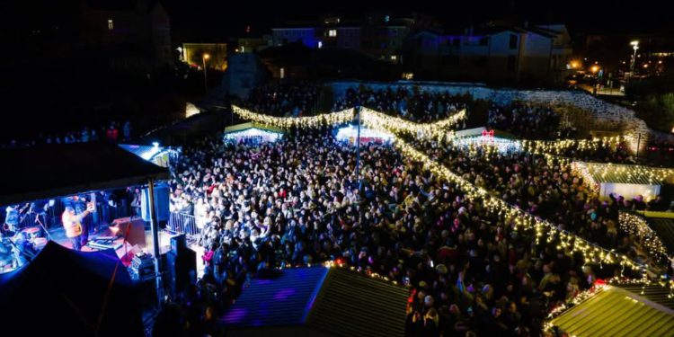 VIDEO Duško Kuliš oduševio publiku na prepunoj Gradini