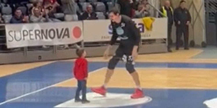 VIDEO Pogledajte što je 224 centimetra visoki Srbin napravio za dječaka u Zadru, gledatelji oduševljeni