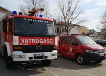 Vatrogasci u Širokom Brijegu gasili požar u trgovini