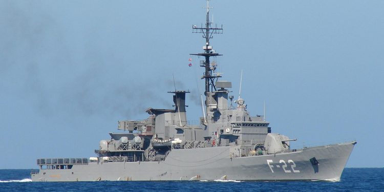 Venezuelanska mornarica prati svoje tankere i krši Trumpovu blokadu