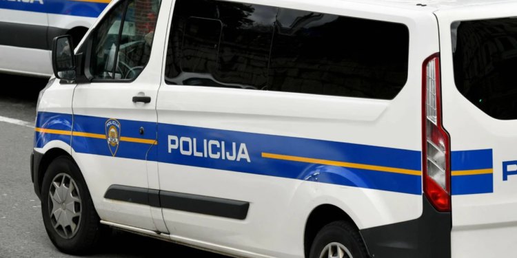 Vožnja bez tablica i odbijanje testiranja skupo ga koštali – završio u zatvoru u Zadru