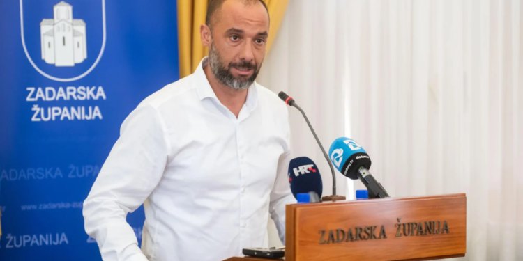 Vučetić traži od župana da jasno definira politiku korištenja novih prihoda od poreza na nekretnine. Bilaver: “Sve vraćamo zajednici”