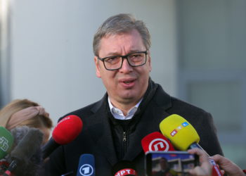 Vučić u Beogradu primio učenike iz Vukovara, profesorica burno reagirala: ‘Ovo je neprihvatljivo’