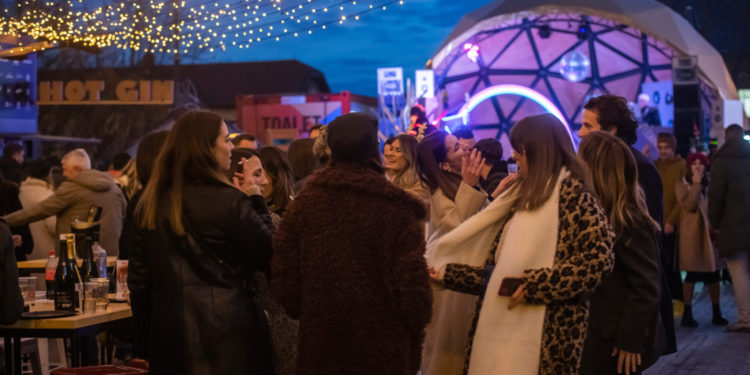 Zagrebačka ulica u kojoj se Badnjak slavi na poseban način: ‘500 eura unaprijed po stolu’