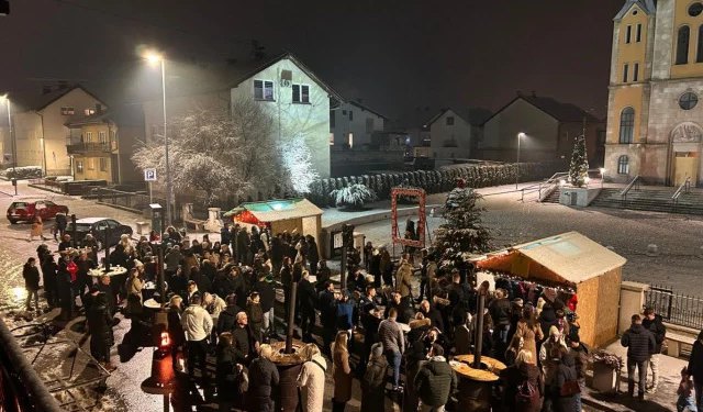 Zašto je zatvoren Advent u Uskoplju? Božićni sajam je imao sve dozvole, komercijalno klizalište nije