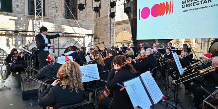 Zbog najavljenih niskih tempertura, Novogodišnji koncert Dubrovačkog simfonijskog orkestra seli u Teatar