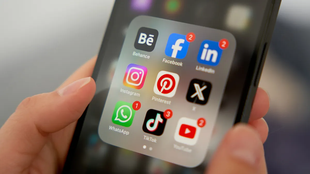 Aplikacije društvenih mreža na zaslonu telefona