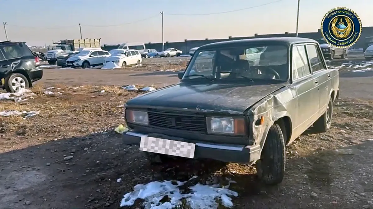 Joyride se zabija u božićno drvce snimljeno na videu