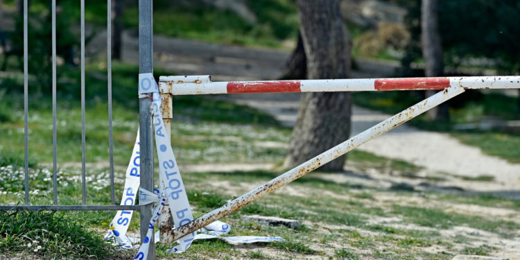 Užas u Sesvetama: Bacio bombu na obiteljsku kuću, ljudi bili unutra