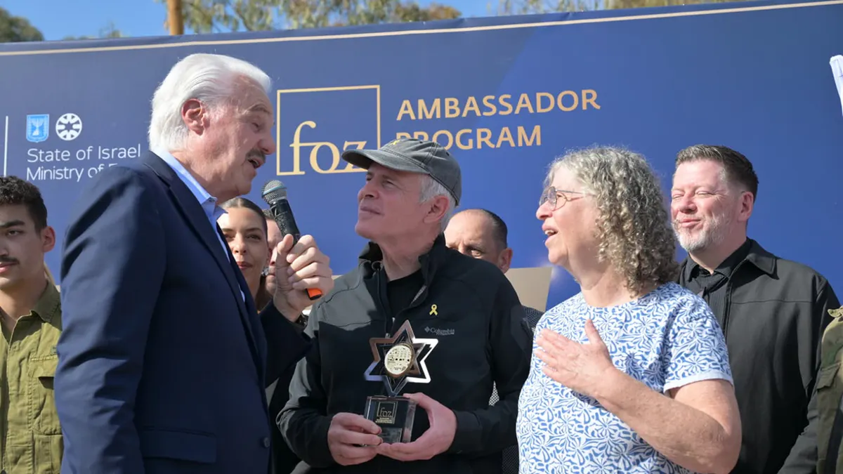 Mike Evans s Keithom i Avivom Siegelom.