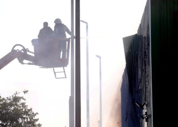 Iz Pevexa u Zagrebu sukljao dim