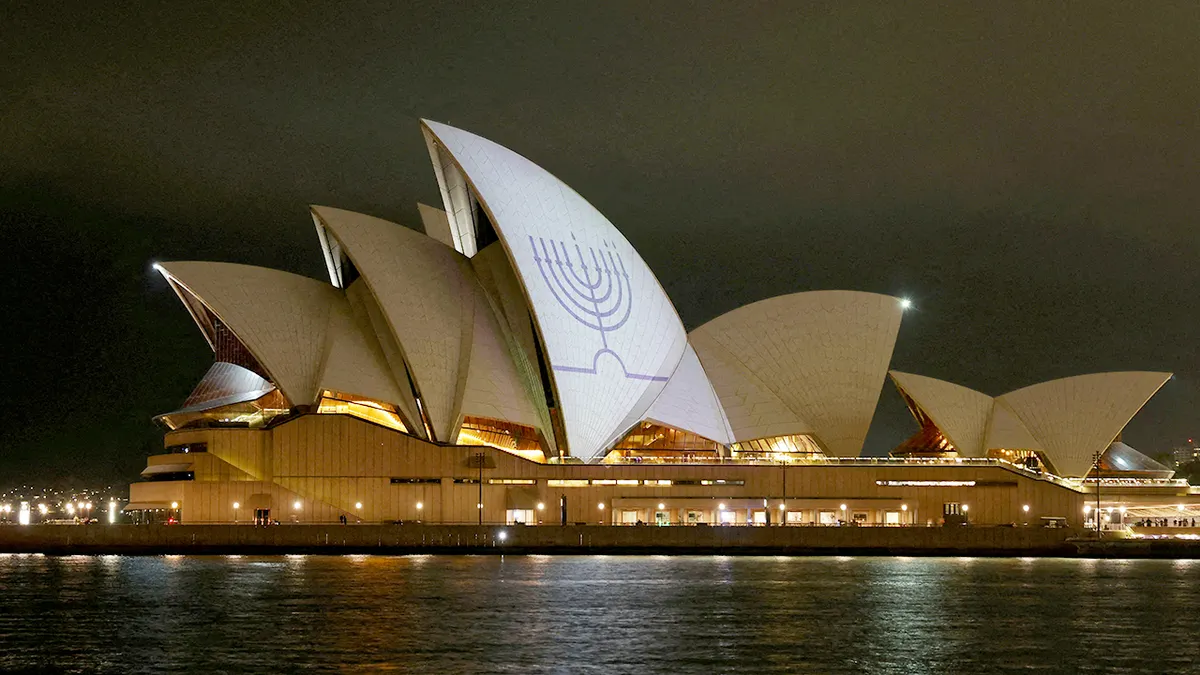 Menora je projicirana na Sydney Opera House