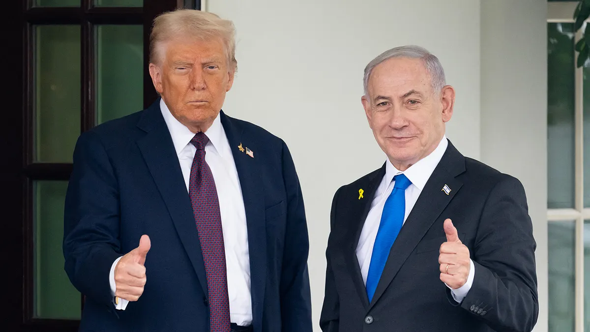 Američki predsjednik Donald Trump i izraelski premijer Benjamin Netanyahu dižu palac gore