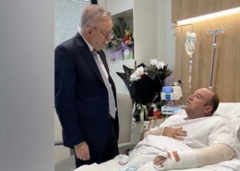 ‘Vi ste australski heroj’: premijer Albanese hvali muslimana koji je razoružao napadača s plaže