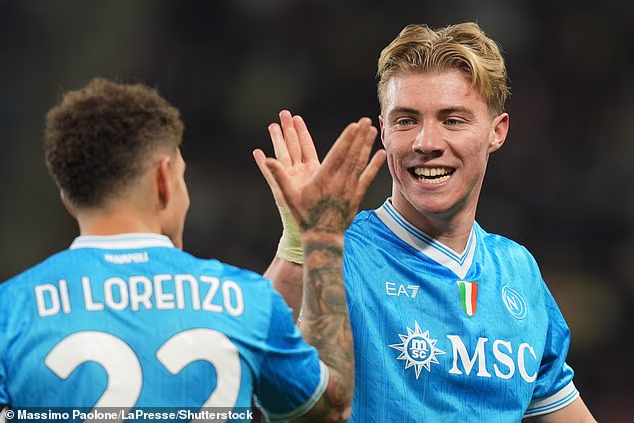 Premještanje Rasmusa Hojlunda na posudbu u Napoli pomoglo je smanjenju Unitedovih plaća