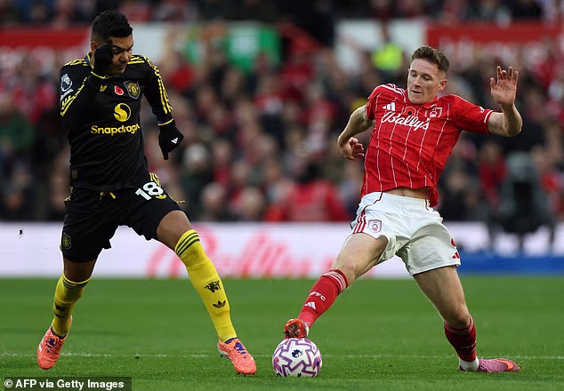 Pretpostavlja se da je Elliot Anderson iz Nottingham Foresta na vrhu Unitedove liste meta u sredini terena, ali engleski reprezentativac vjerojatno neće biti dostupan do ljeta