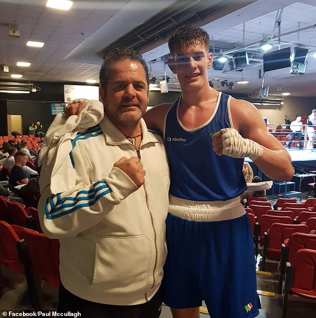 Njegov otac Paul kaže da je njegov sin bio 'ratnik do samog kraja' dok je odavao emotivnu počast