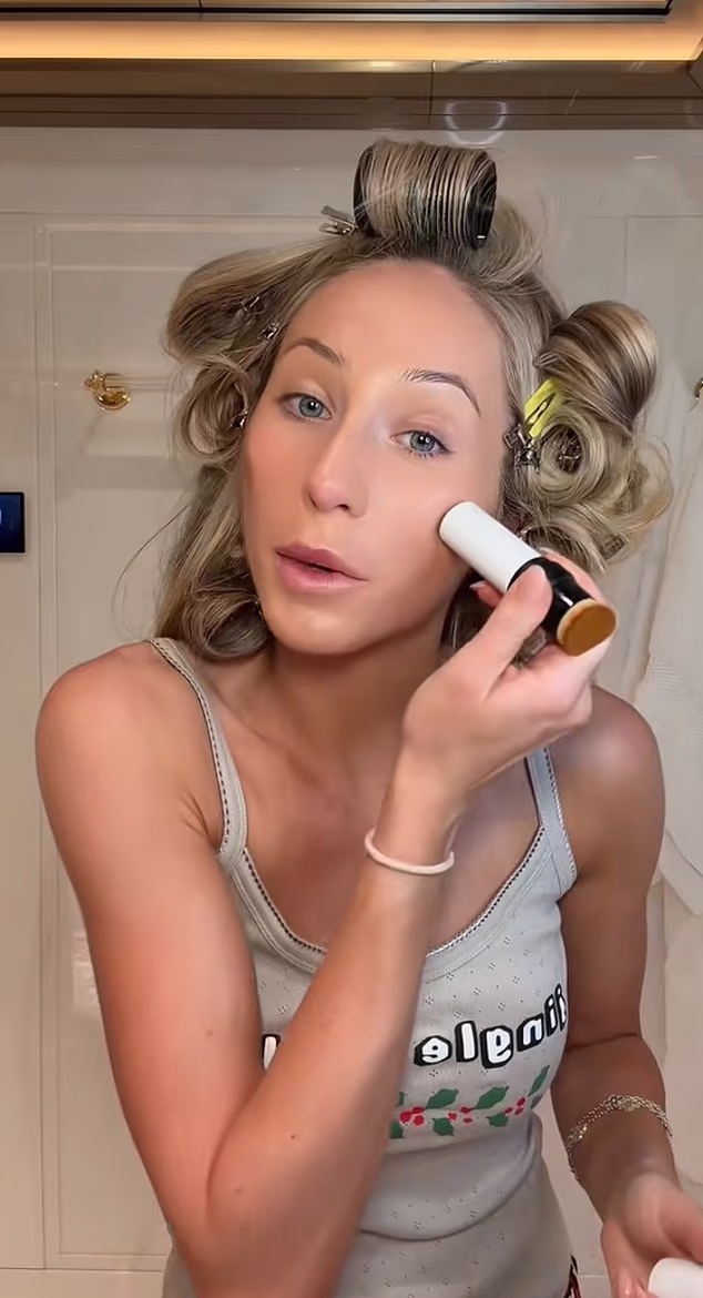 Earle je naizgled proslavila svoju noć s Bradyjem, sudeći po komentarima na njezinom TikToku