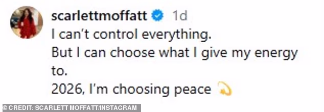 U petak je na Instagramu podijelila svoje nade za Novu godinu sa svojim zaručnikom Scottom Dobinsonom i sinom Judeom