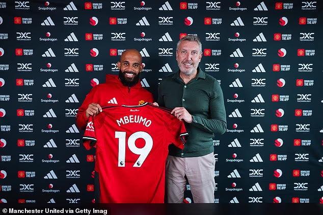 Također je odbacio ideju da Amorim nije dobio potporu, s obzirom na to da je klub potrošio više od 200 milijuna funti na nove regrute u ljeto (potpisivanje ugovora s Man Unitedom Bryan Mbeumo)