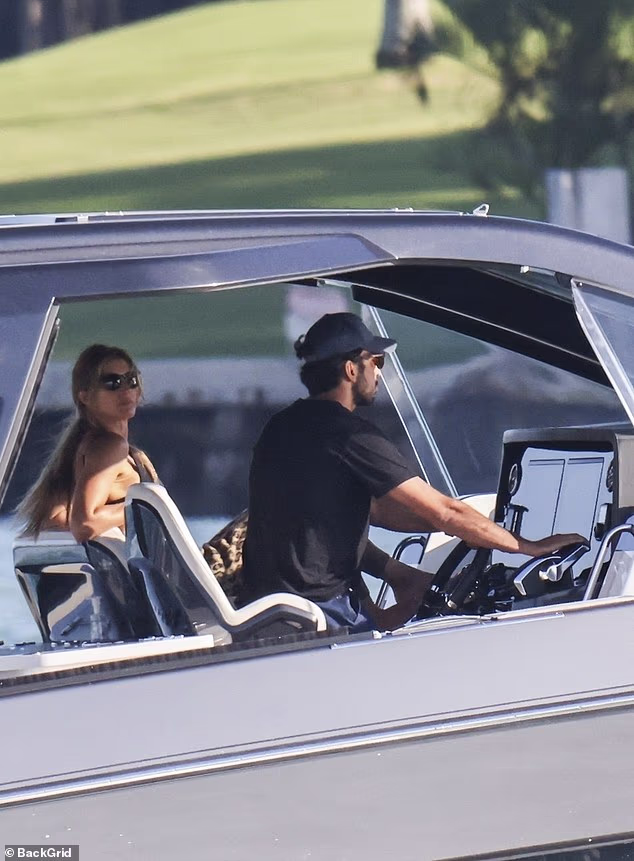 Sama Bündchen je prethodno govorila o temeljima njihove romanse tijekom intervjua za NYT u ožujku 2024., objašnjavajući da je njihov odnos evoluirao iz prijateljstva