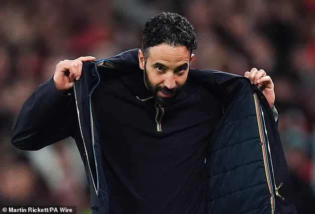 Portugalski trener dobio je otkaz u ponedjeljak nekih 14 mjeseci nakon što je napustio Sporting Lisabon i otišao na Old Trafford