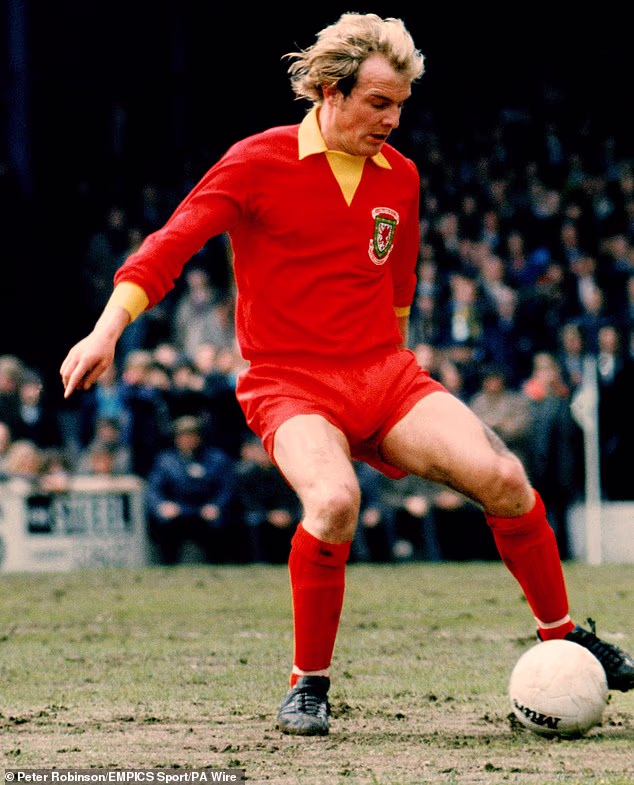 Terry Yorath (na slici 1973.) rođen je u Cardiffu i upisao je 59 utakmica za velšku reprezentaciju
