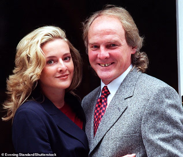 Logan je u srijedu navečer požurila s dužnosti utakmice dana kako bi bila uz oca