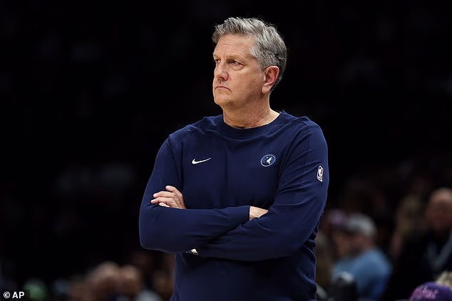 Govoreći prije utakmice protiv Cavaliersa, glavni trener Minnesote Chris Finch rekao je: 'Kao što svi znamo, naša je zajednica pretrpjela još jednu neizrecivu tragediju'.