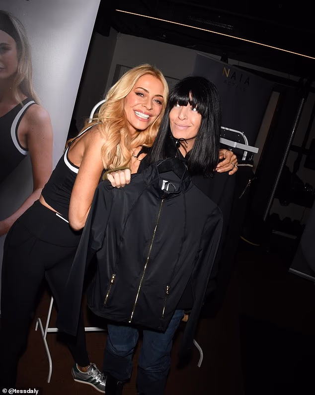 Čak se i bivša suvoditeljica Strictlya Claudia Winkleman pojavila kako bi podržala lansiranje svoje prijateljice