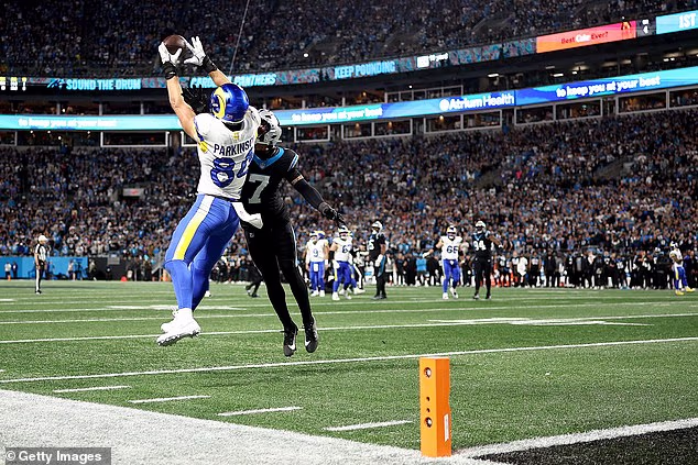 Uz igru ​​na liniji, kasni touchdown Colbyja Parkinsona odveo je Ramse