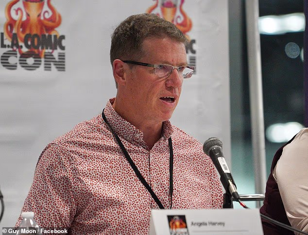 Dodali su da je Moon 'ostavio nepogrešivo naslijeđe i da će nam jako nedostajati, njegovoj obitelji i bezbrojnim drugima na čije je živote utjecao'