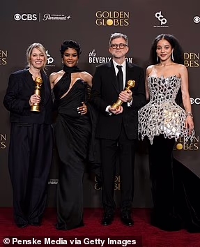 Jedna bitka za drugom zaradila je najviše s četiri, uključujući najbolji film - komedija ili mjuzikl