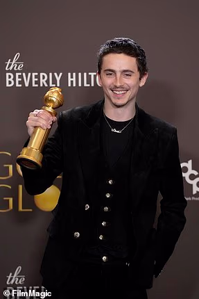 Timothée Chalamet korak je bliže Oscaru jer je dobio nagradu za najbolju glumačku izvedbu u filmu — mjuziklu ili komediji za Marty Supreme