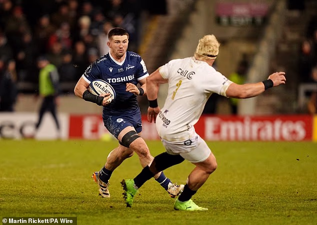 Rad Toma Curryja s loptom također je izvukao pohvale. 'Samo gledajte kako Tom podiže pogled i dolazi na pravo mjesto da uspori loptu. On je jednako dobar igrač s loptom koliko ćete naći'