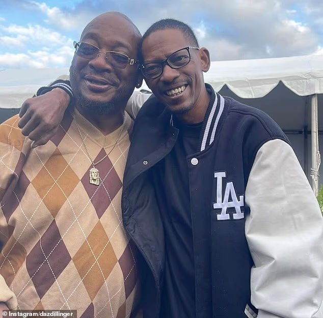 Ranije ovog tjedna u ponedjeljak, Dillinger je skočio na svoju glavnu Instagram stranicu kako bi podijelio niz fotografija s Kuruptom i pozvao obožavatelje da pošalju riječi podrške njegovom bliskom prijatelju kako bi imao 'brz oporavak'