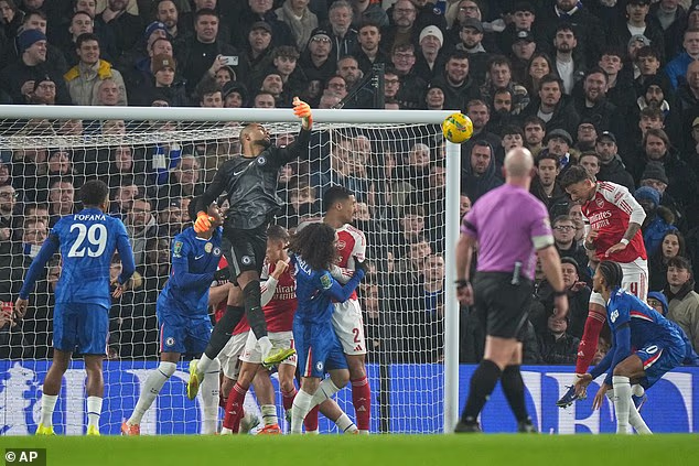 Ben White je dao Gunnersima savršen početak kada je rano pogodio iz kuta