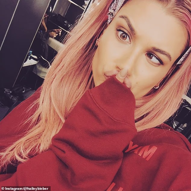 Objava je također uključivala vesele selfije koje je snimila te godine, kao i druge zabavne uspomene