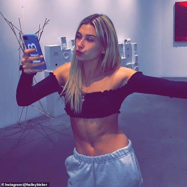 U opisu vrtuljka na Instagramu, Bieber je svojim pratiteljima napisala: 'jednostavno ste morali biti tamo'