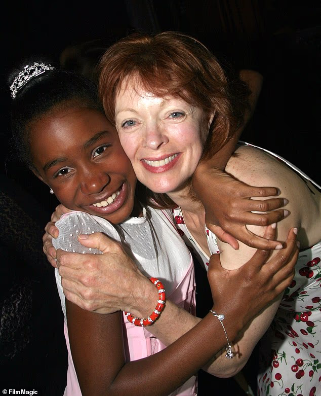 Underwooda, na fotografiji s Frances Fisher na otvaranju Hairspray-a u Los Angelesu, udario je neidentificirani vozač na raskrižju u New Yorku