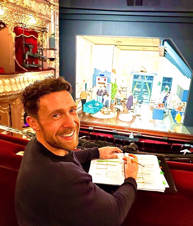 Daily Mail otkrio je u prosincu da se vizažistica (49) zaljubila u glumca Granta Kilburna (34), a par tiho izlazi posljednjih tjedana