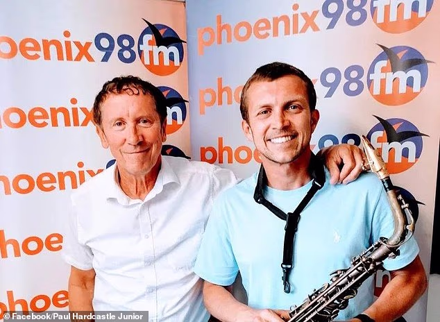 Glazbenik Paul (68) objavio je da je njegov sin, također po imenu Paul (35), preminuo u srceparajućoj objavi na Instagramu u ponedjeljak navečer (na zajedničkoj slici)