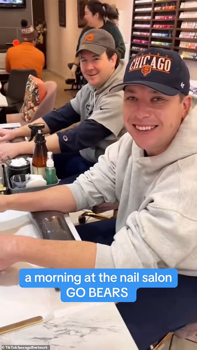 Obožavatelji Chicaga bili su nasmijani u viralnom videu koji ih je prikazao u lokalnom salonu za nokte