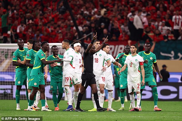 Senegal je bio ljut nakon što je Maroku dosuđen sporan jedanaesterac u zadnjim minutama regularnog vremena