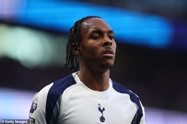 Ligue 1 strana Paris FC zainteresirana je za posudbu mladog napadača Tottenhama Mathysa Tel