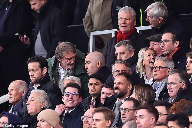 Velikan Premier lige izrazio je zbunjenost oko identiteta Man Uniteda pod Sir Jimom Ratcliffeom u usporedbi s Barcelonom i Bayern Münchenom