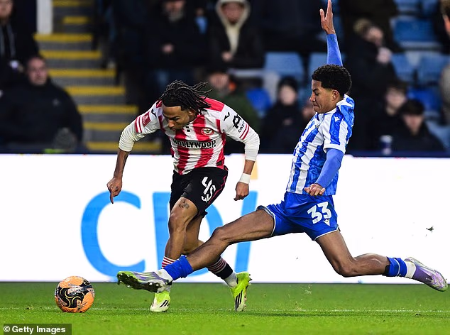 17-godišnjeg beka Sheffield Wednesdaya Yisa Alaoa traže Chelsea, Liverpool i Man United