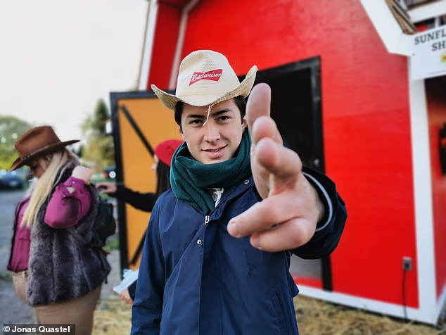 'Odmah sam znala da je vrlo, vrlo poseban, vrlo poletan, zabavan i odiše ljubaznošću', rekla je instruktorica glume Jennifer Copping za Daily Mail